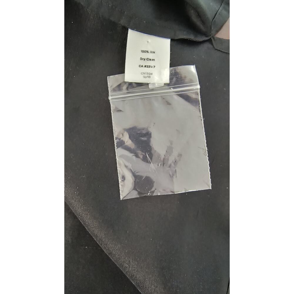 Talbots Silk Button Back Top Women's Sz12W Black V-Neck Ruffled Short Sleeve - Picture 15 of 16